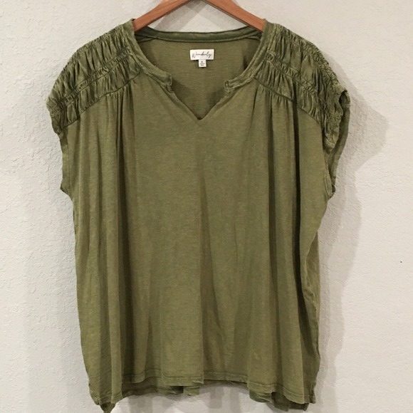 Wonderly Women XL Shirt Green Smocked‎ Shoulder Edgy Raw Neckline V-Neck Grunge - Picture 1 of 9